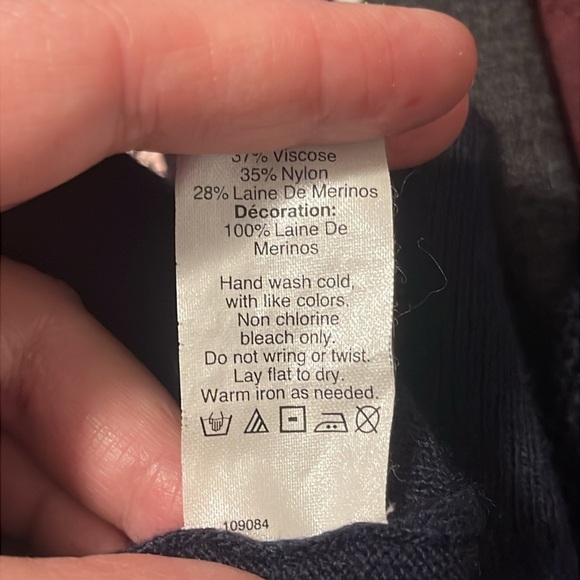 J Crew Sweater With 100% Merino Wool Design Navy Blue Size Medium - Picture 6 of 6